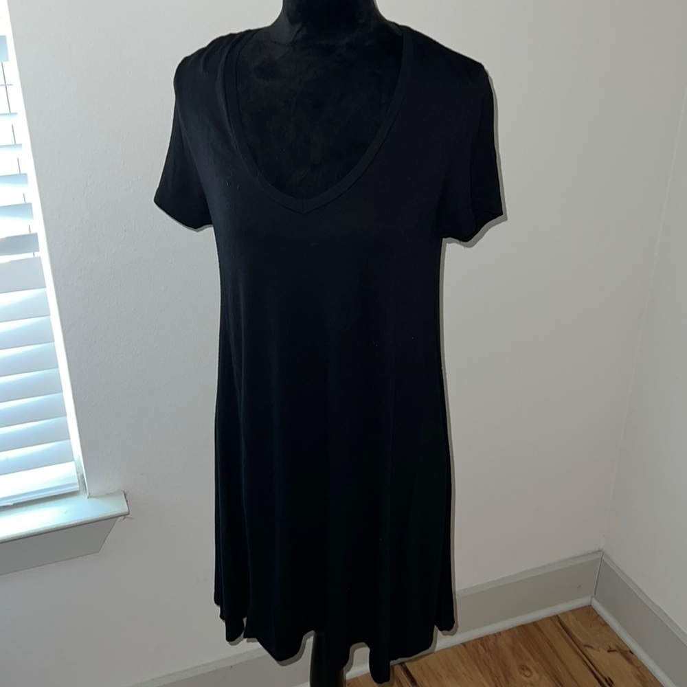 ZARA Trafaluc little black dress shift short sleeves V neck Sz M